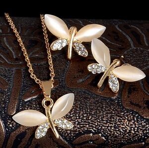 Crystal Butterfly Earrings Necklace Set